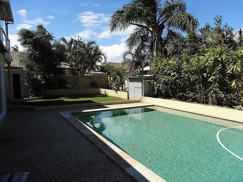 28 Christa Way, Benowa Waters QLD 4217