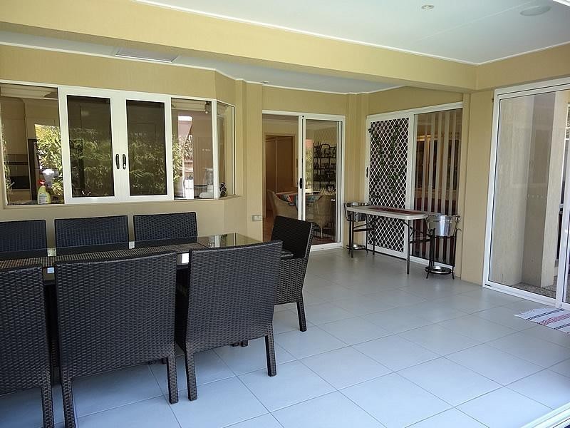 28 Christa Way, Benowa Waters QLD 4217