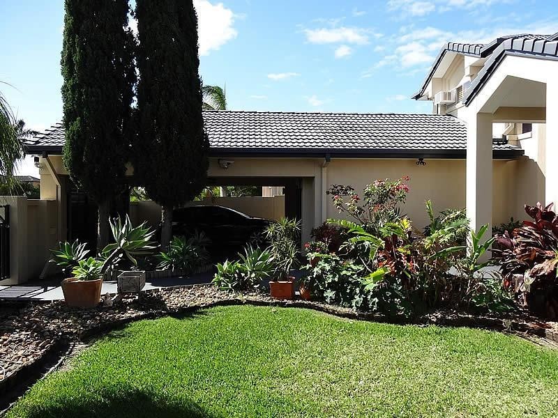 28 Christa Way, Benowa Waters QLD 4217