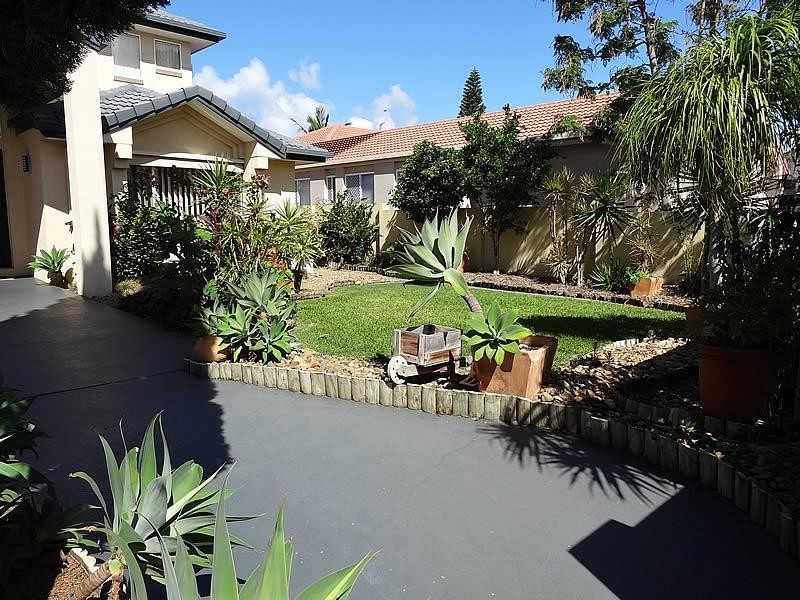 28 Christa Way, Benowa Waters QLD 4217