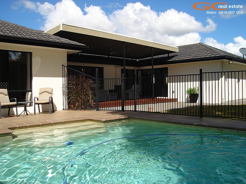34 Petworth Court, Arundel QLD 4214
