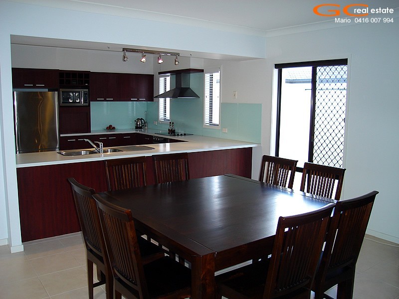 34 Petworth Court, Arundel QLD 4214