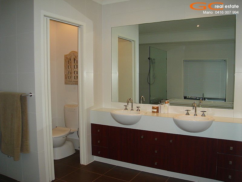 34 Petworth Court, Arundel QLD 4214