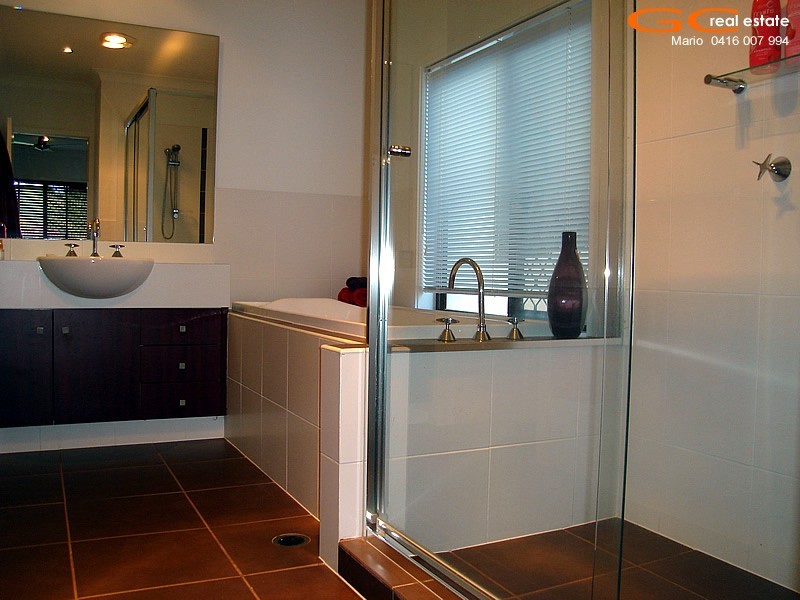 34 Petworth Court, Arundel QLD 4214