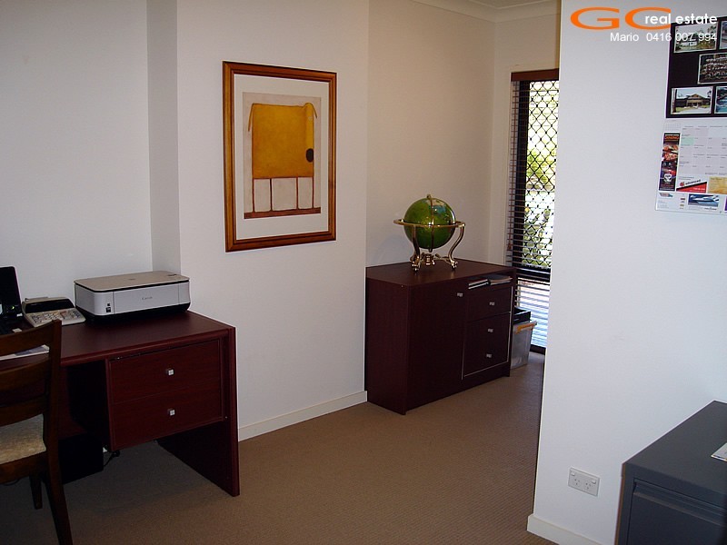 34 Petworth Court, Arundel QLD 4214