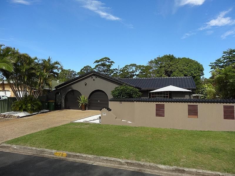 22 Sundown Drive, Paradise Point QLD 4216
