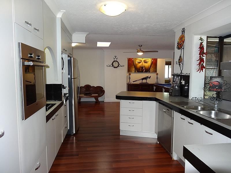 22 Sundown Drive, Paradise Point QLD 4216