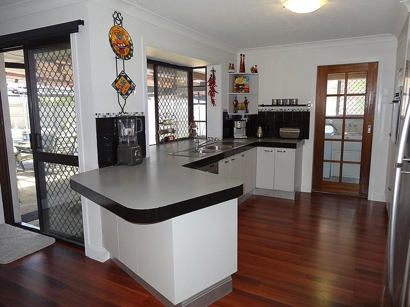 22 Sundown Drive, Paradise Point QLD 4216