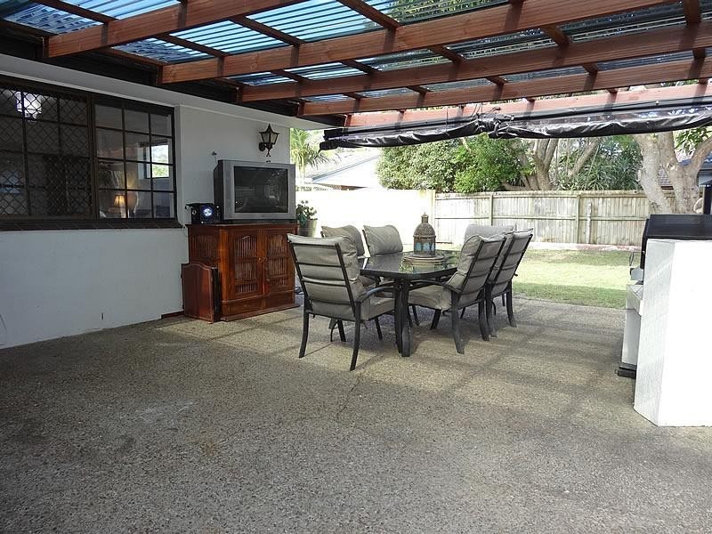 22 Sundown Drive, Paradise Point QLD 4216