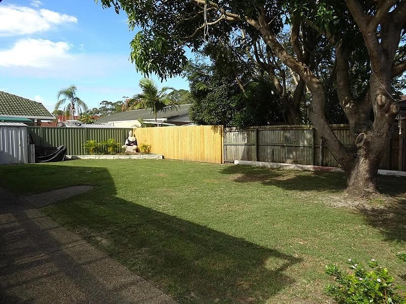 22 Sundown Drive, Paradise Point QLD 4216