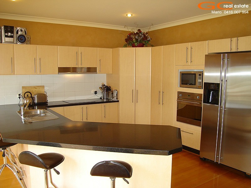 237 Morala Avenue, Runaway Bay QLD 4216