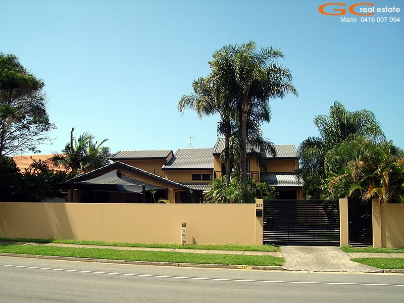 237 Morala Avenue, Runaway Bay QLD 4216