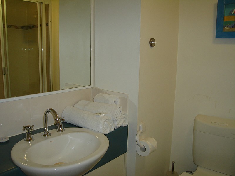 7 Robert Street, Labrador QLD 4215