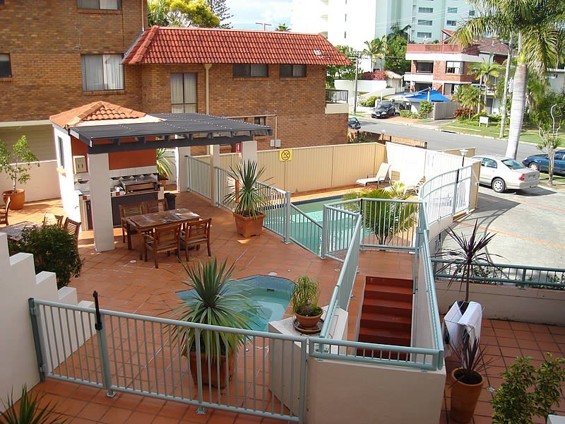 7 Robert Street, Labrador QLD 4215