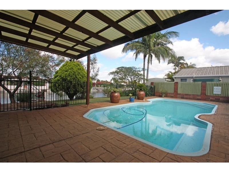 76 Oxley Drive, Paradise Point QLD 4216