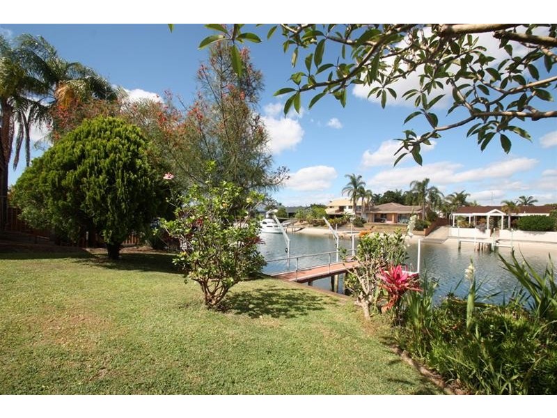 76 Oxley Drive, Paradise Point QLD 4216