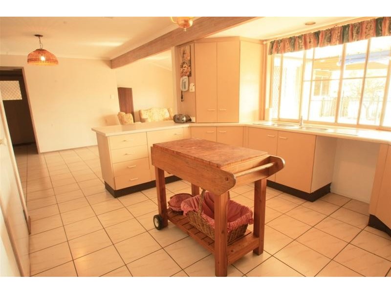 76 Oxley Drive, Paradise Point QLD 4216