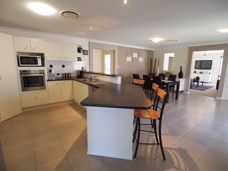 6 Costa Del Sol Avenue, Coombabah QLD 4216