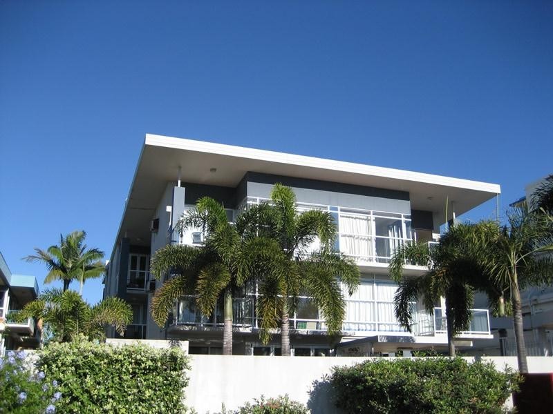 11/130 Marine Parade, Southport QLD 4215