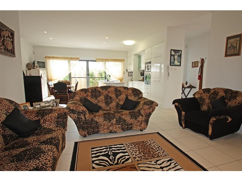 27/1 Manacor Place, Runaway Lagoons, Runaway Bay QLD 4216
