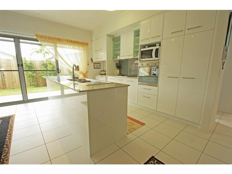 27/1 Manacor Place, Runaway Lagoons, Runaway Bay QLD 4216