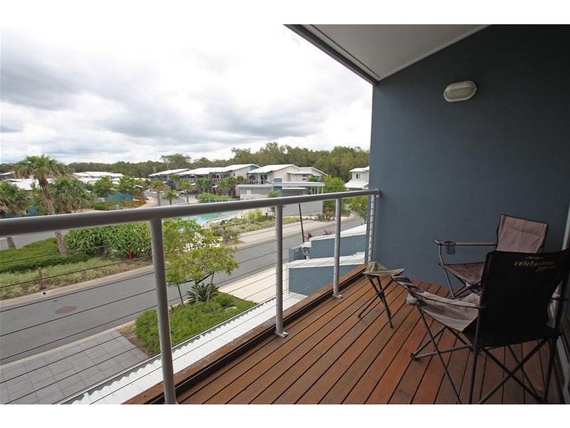 27/1 Manacor Place, Runaway Lagoons, Runaway Bay QLD 4216