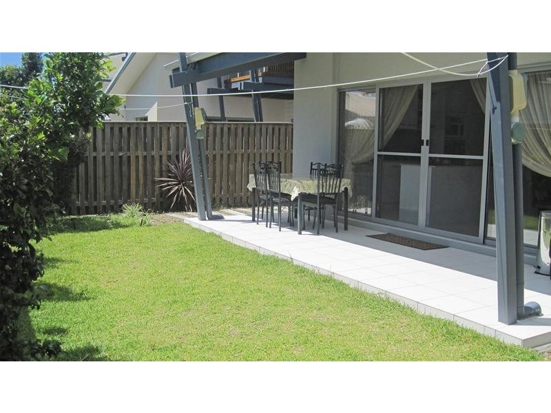 27/1 Manacor Place, Runaway Lagoons, Runaway Bay QLD 4216