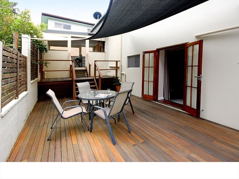 2 Lergessner Street, Biggera Waters QLD 4216