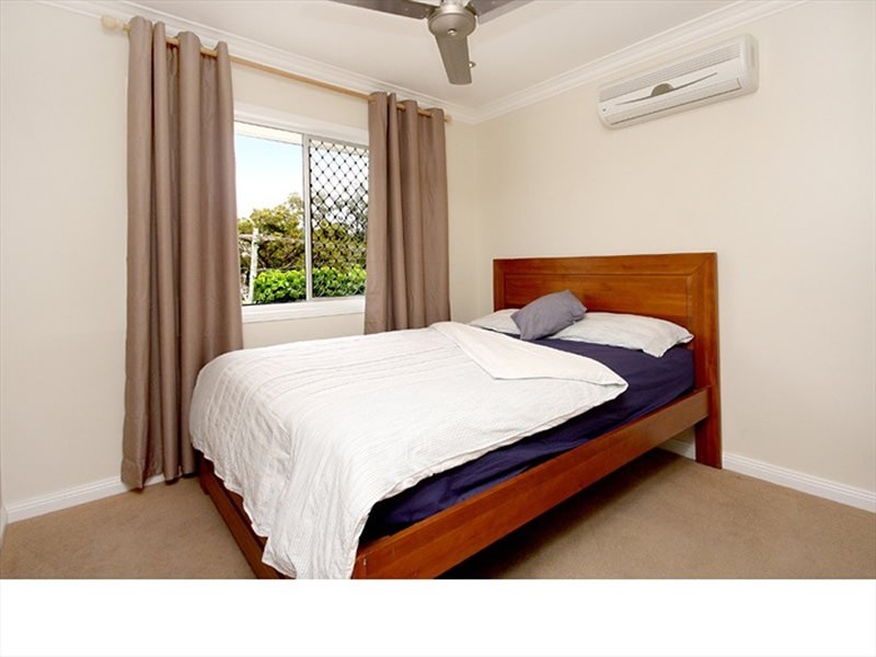 2 Lergessner Street, Biggera Waters QLD 4216