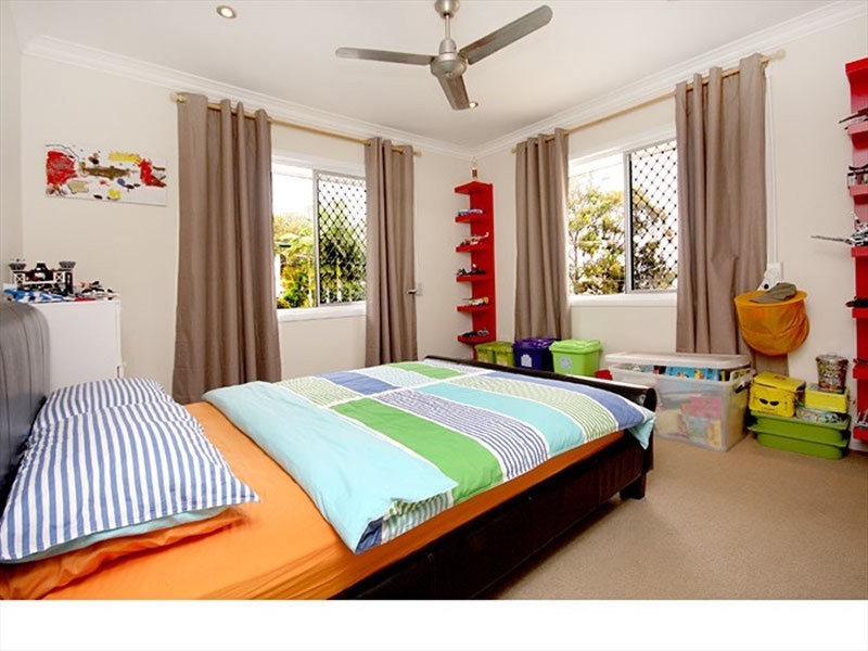 2 Lergessner Street, Biggera Waters QLD 4216