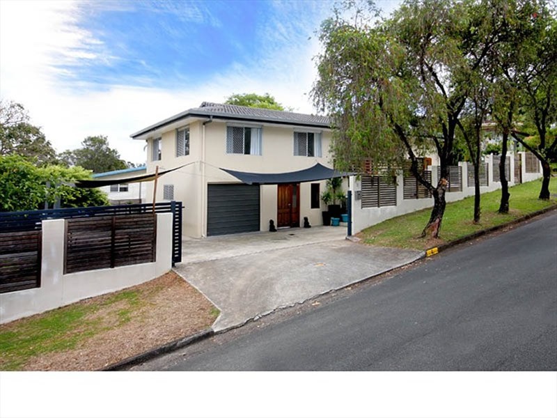 2 Lergessner Street, Biggera Waters QLD 4216