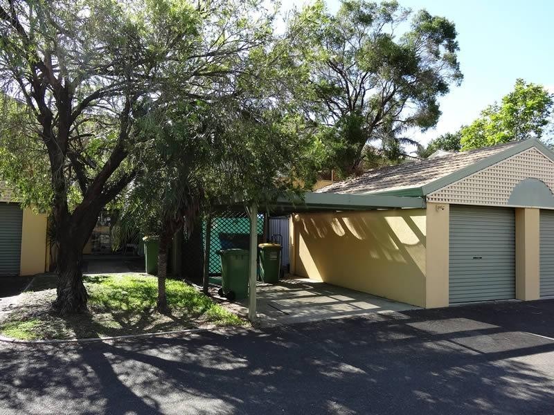 32/469 Pine Ridge Road, Runaway Bay QLD 4216