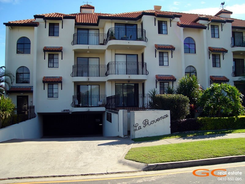 9/12 Canal Avenue, Runaway Bay QLD 4216