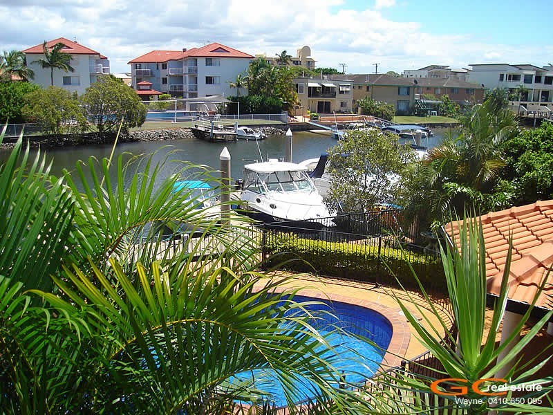 9/12 Canal Avenue, Runaway Bay QLD 4216