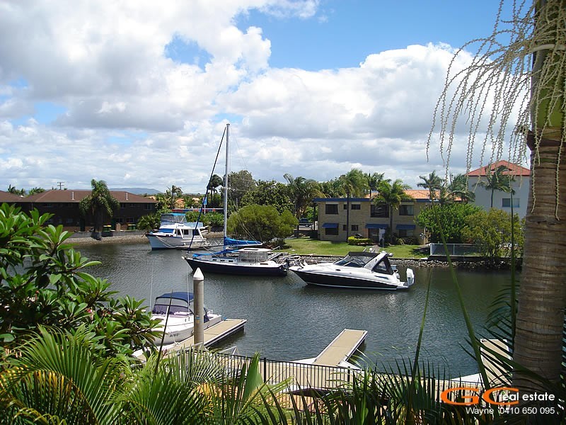 9/12 Canal Avenue, Runaway Bay QLD 4216