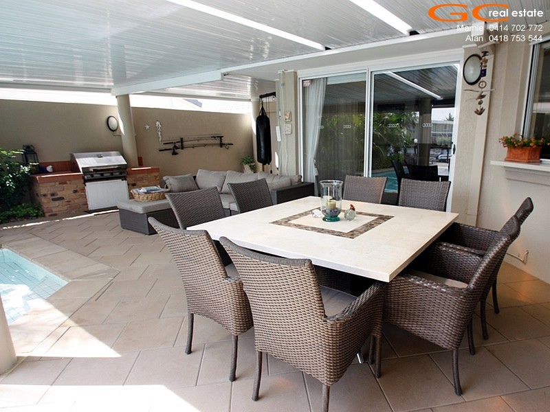 132 Morala  Avenue, Runaway Bay QLD 4216