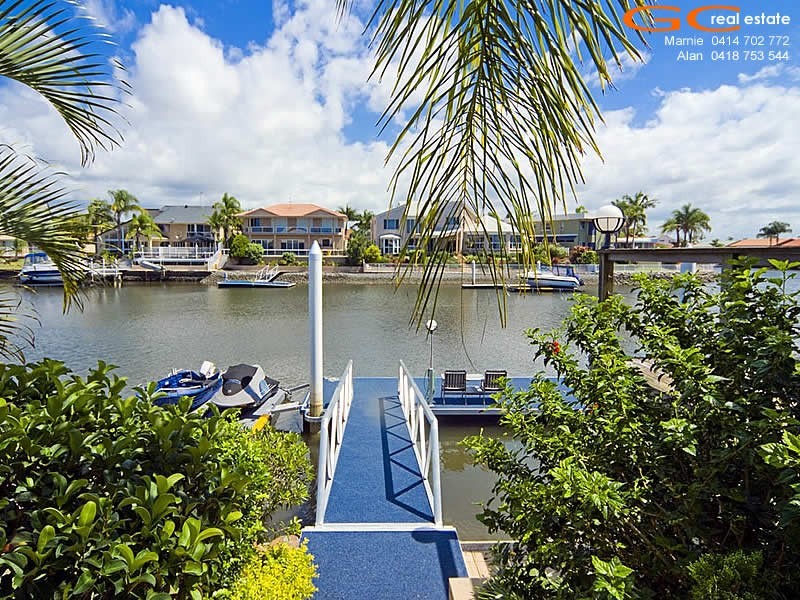 132 Morala  Avenue, Runaway Bay QLD 4216