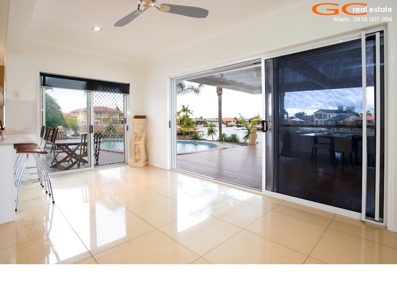 15 Smugglers Place, Runaway Bay QLD 4216