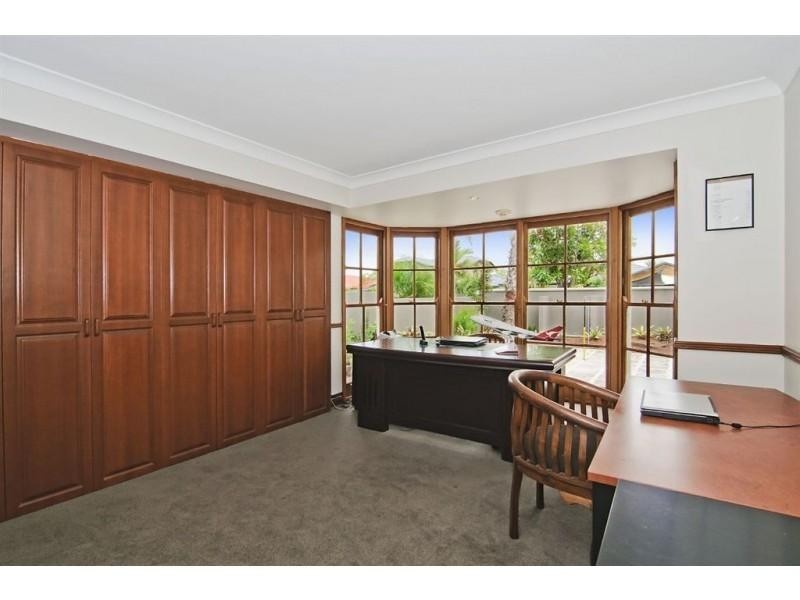 84 Pebble Beach Drive, Runaway Bay QLD 4216