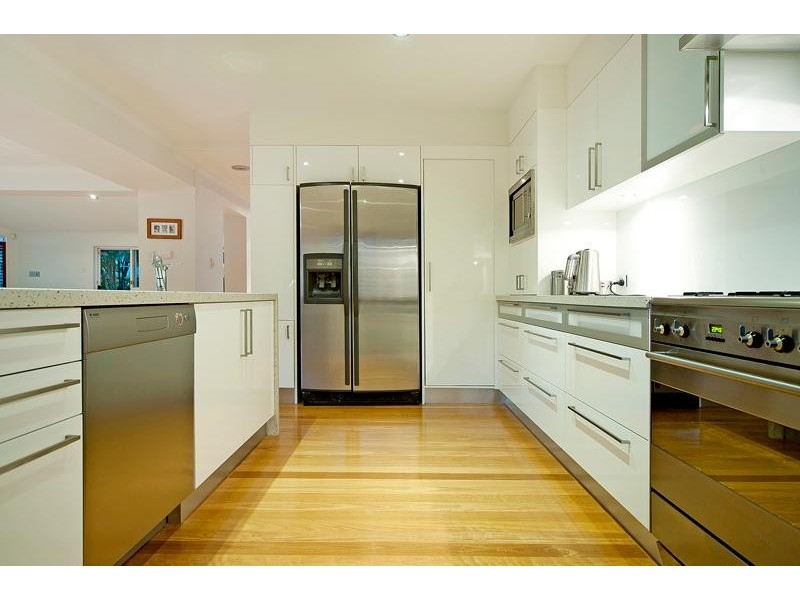 135 Pebble Beach Drive, Runaway Bay QLD 4216