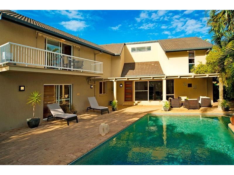 135 Pebble Beach Drive, Runaway Bay QLD 4216