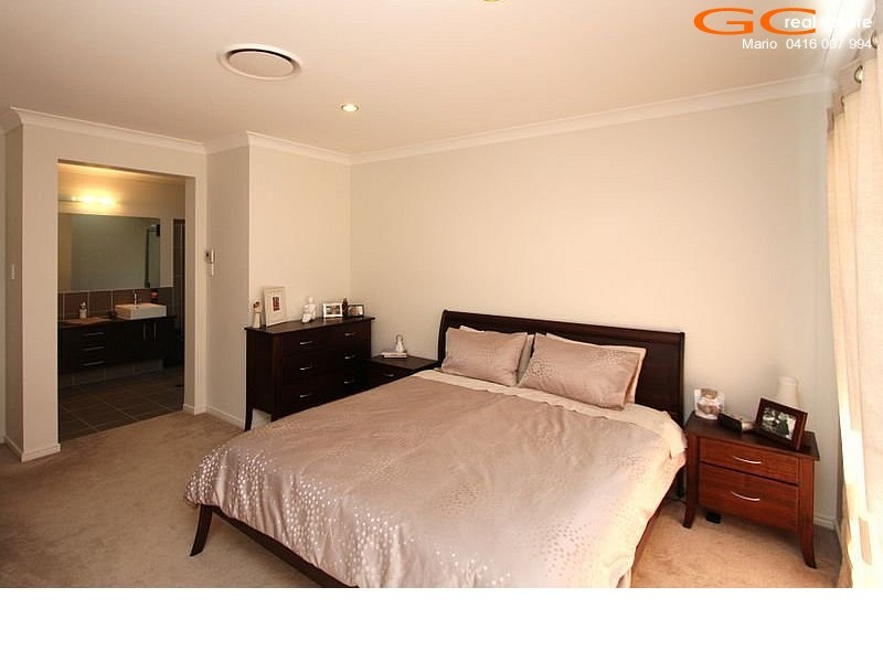 24 Iridium Drive, Hope Island QLD 4212