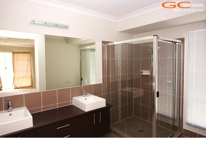 24 Iridium Drive, Hope Island QLD 4212