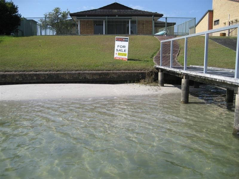 6 Bass Place, Paradise Point QLD 4216