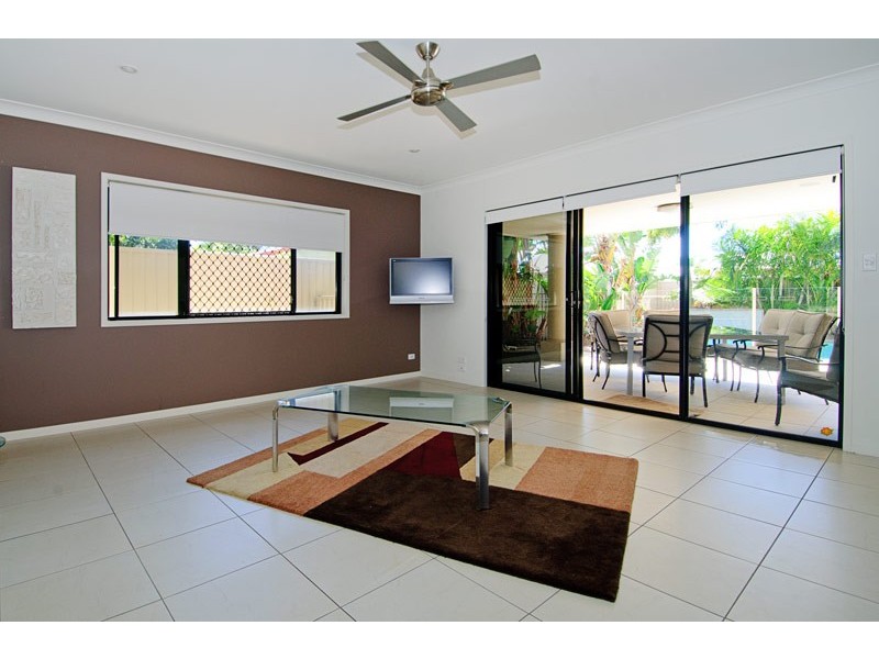 18 Costa Del Sol Avenue, Coombabah QLD 4216