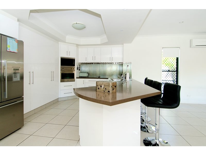 18 Costa Del Sol Avenue, Coombabah QLD 4216