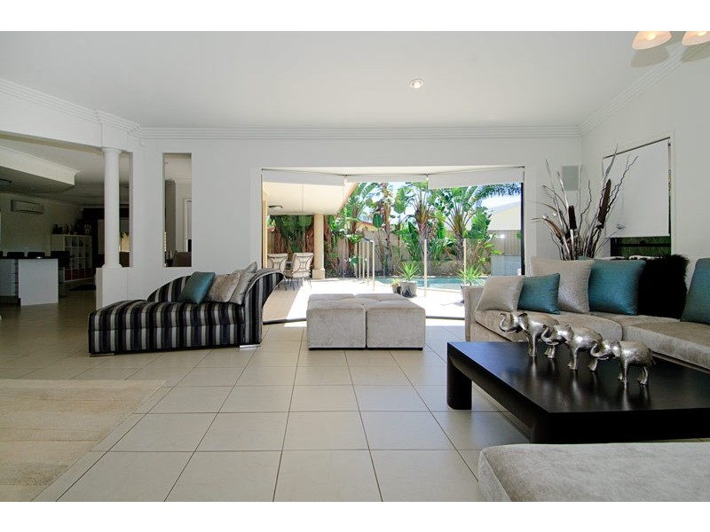 18 Costa Del Sol Avenue, Coombabah QLD 4216