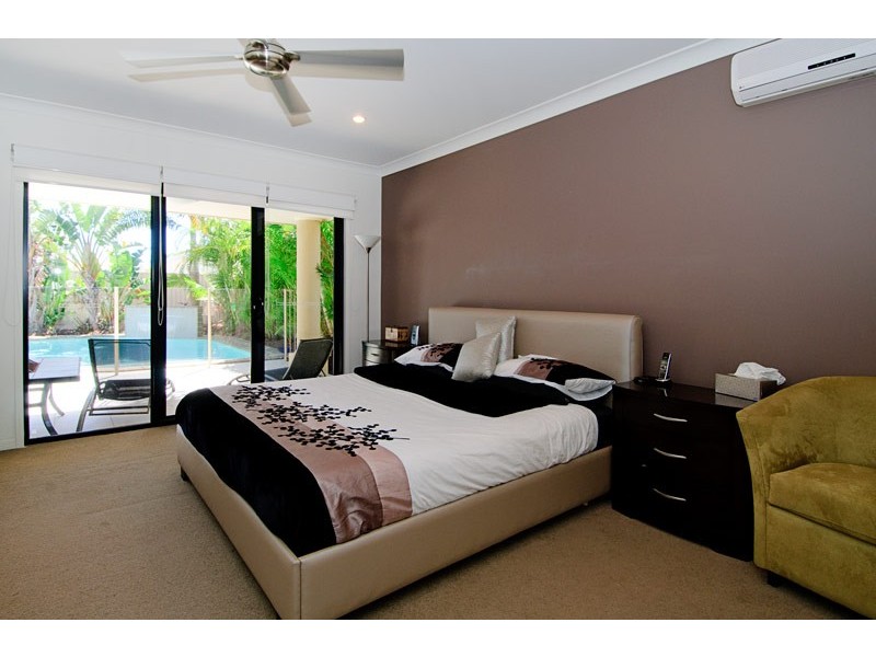 18 Costa Del Sol Avenue, Coombabah QLD 4216