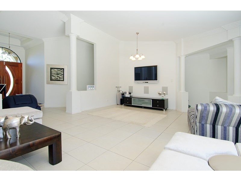 18 Costa Del Sol Avenue, Coombabah QLD 4216