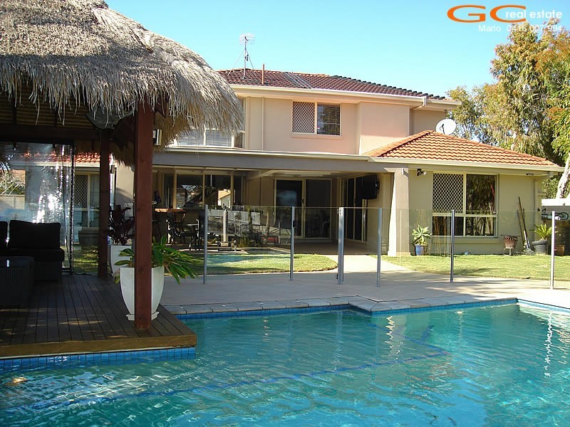 11 Oyster Cove Promenade, Helensvale QLD 4212